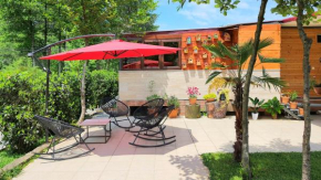 House & Yard Sesil L 90 m to beach
